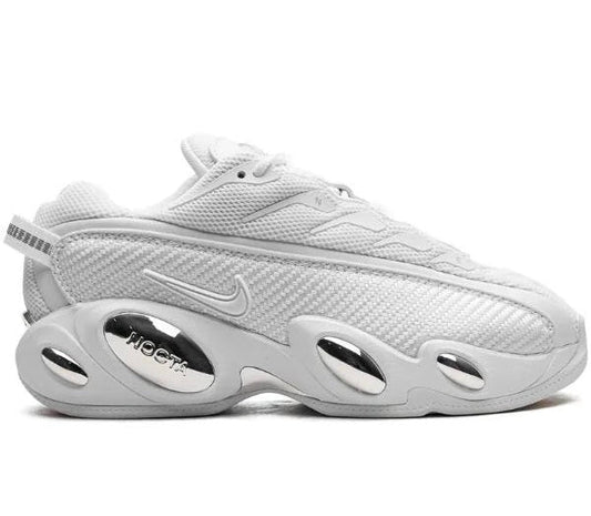 Nike
x NOCTA Glide "White Chrome" sneakers